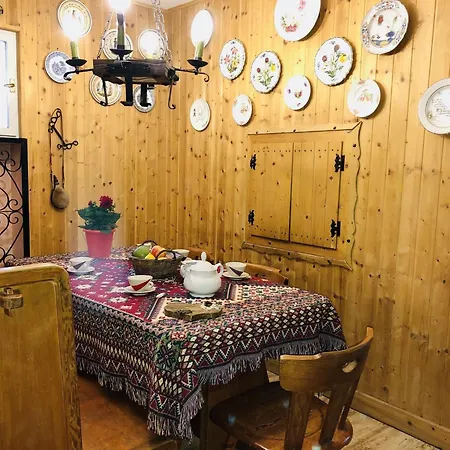 Guesthost - Les Pies Sur Le Pistes - Cozy In * La Thuile