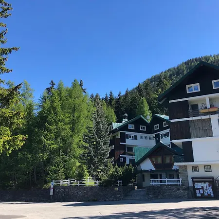 Guesthost - Les Pies Sur Le Pistes - Cozy In Appartement La Thuile