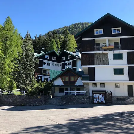 Guesthost - Les Pies Sur Le Pistes - Cozy In