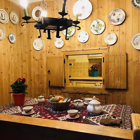 Guesthost - Les Pies Sur Le Pistes - Cozy In Appartement La Thuile