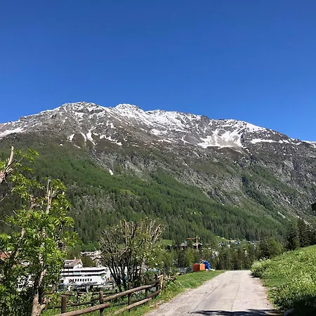 Guesthost - Les Pies Sur Le Pistes - Cozy In Appartamento *