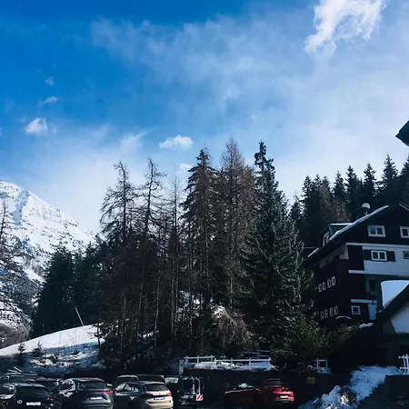 Guesthost - Les Pies Sur Le Pistes - Cozy In * La Thuile