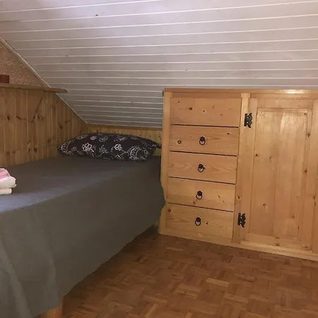 Guesthost - Les Pies Sur Le Pistes - Cozy In *